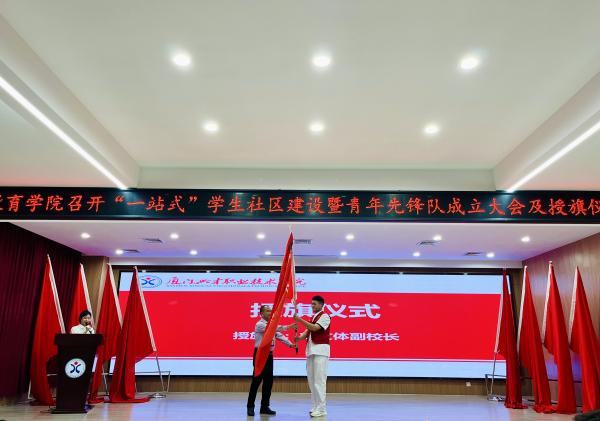 8c80ffdb34a29cab5bdb89c41c0ee44.jpg